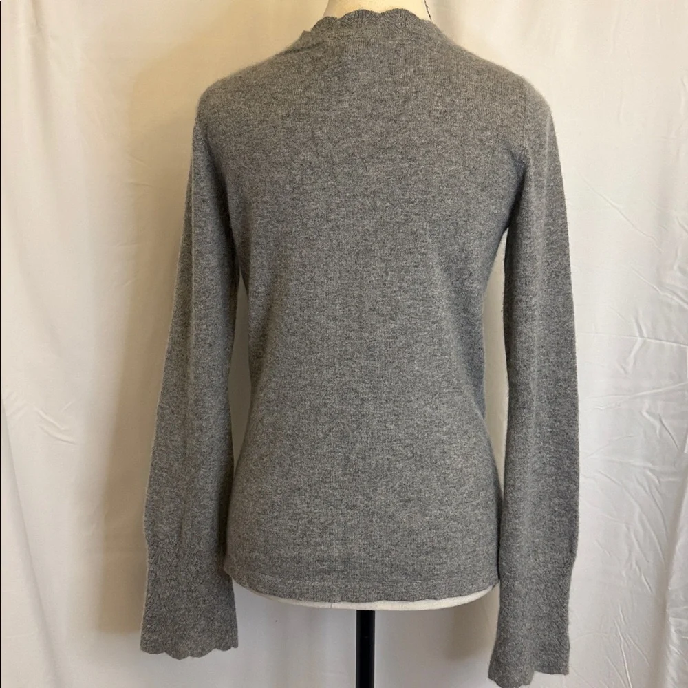 Ann Taylor Cashmere Gray V-Neck Sweater Scalloped Trim Small